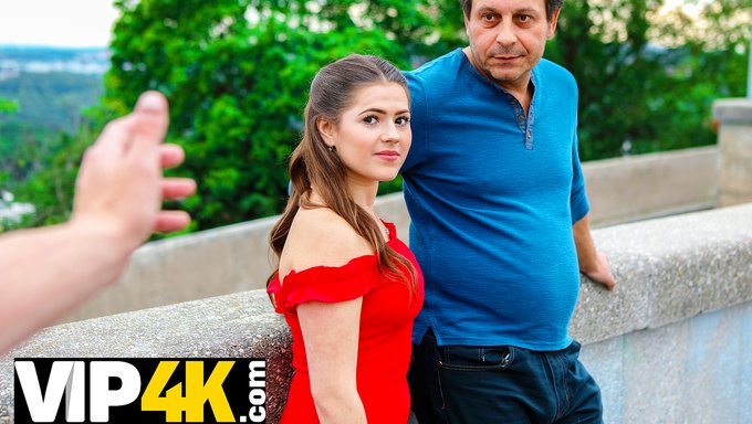 Европейская Пара Наслаждается Анальным Сексом С Незнакомцем.